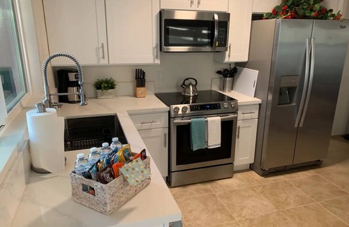 Village of La Jolla House | Beautiful La Jolla Beach Cottage in the Village!