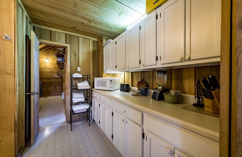 Mentone House | Beautiful lake front cabin nestled in the woods!