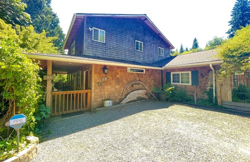 Amanda Park House | Beautiful Lake front Vacation Home Lake Quinault,WA