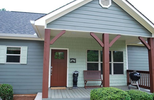 Wedowee House | Beautiful Lake House With Pontoon Boat Available!