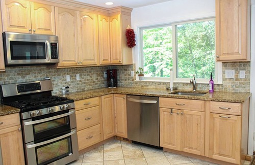 Town of North Castle House | Beautiful, Lake Side Private Suburban Home Away from Home!