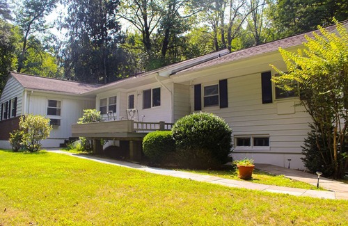 Town of North Castle House | Beautiful, Lake Side Private Suburban Home Away from Home!