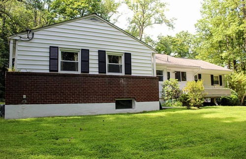 Town of North Castle House | Beautiful, Lake Side Private Suburban Home Away from Home!