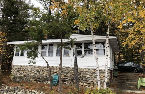 Stoneham Cottage | Beautiful Lakefront Cottage with private dock