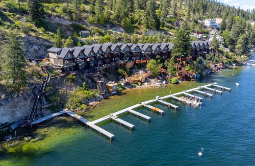 Central Okanagan Cabin | Beautiful Lakefront Cottage Kelowna