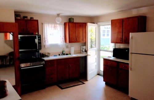 Bemus Point House | Beautiful Lakefront Cottages on Lake Chautauqua, Maple Springs, NY