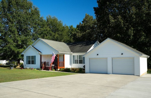 Dandridge Cabin | Beautiful Lakefront Getaway In The Smoky's - Private Dock - Hot Tub - Arcade