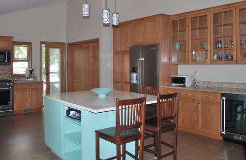 Markesan House | Beautiful lakefront Green Lake home located on prestigious Emerald Shores