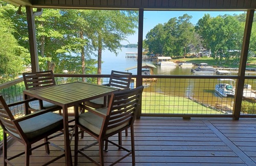 Chappells House | Beautiful Lakefront home- Ready to relax, enjoy sunset views, swim, fish?