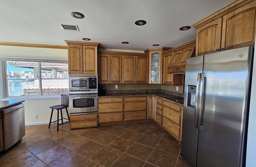 Silver Lakes Country Club House | Beautiful LAKEFRONT home in Mojave Desert within Silver Lakes Country Club