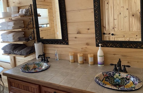 Broaddus House | Beautiful Lakefront Log Cabin that will take your breath away.