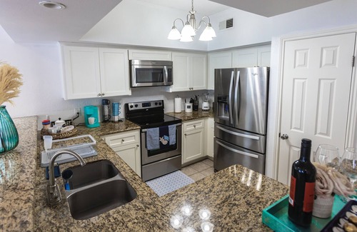 April Sound Apartment | Beautiful LakeFront Home with pool /6guest