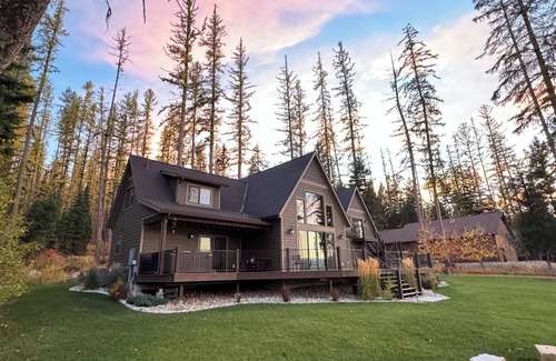 Seeley Lake Cabin | Beautiful Lakefront Lodge On Placid Lake