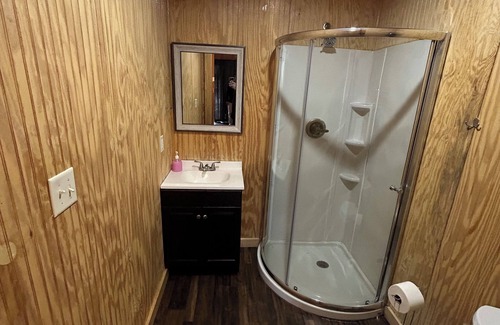 Frisco Cabin | Beautiful Lakeside Tiny House Cabin A