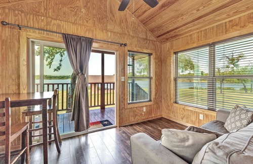 Frisco Cabin | Beautiful Lakeside Tiny House Cabin