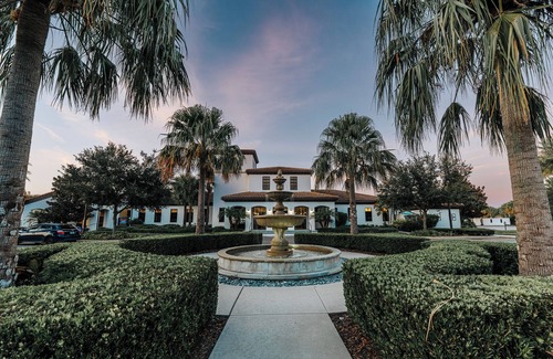 West Kissimmee House | Beautiful Lakeside 8BDR Home mins from Disney with Private Pool & Resort Access!