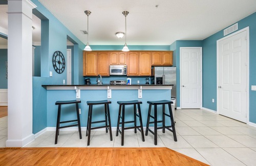 Florida Central Atlantic Coast Condo | Beautiful Lakeview Condo, Next to Pool, Vista Cay - 1027