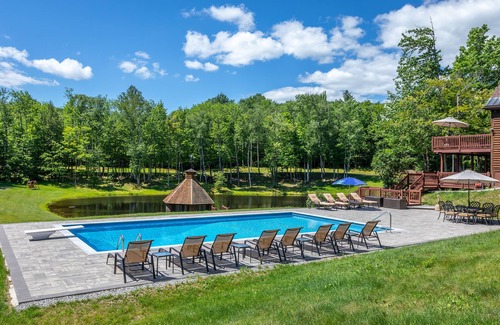 Londonderry House | Beautiful Lakeview Log Cabin on 60-Acre Property