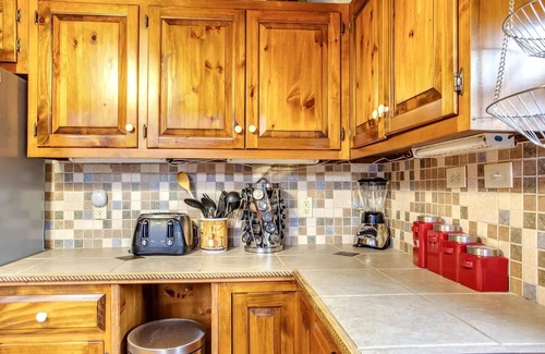 Sevierville Cabin | Beautiful Large Cabin-Minutes to Pigeon Forge & Gatlinburg