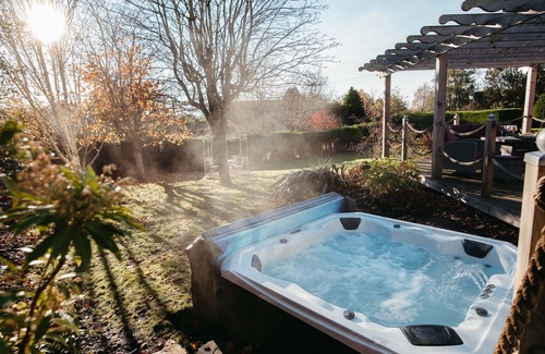 Brechin House | Beautiful large family home with hot tub, summer house, BBQ and pool table