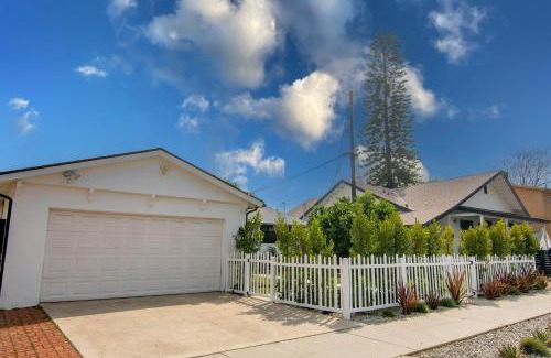 Valley Glen Villa | Beautiful Large Home + Pool