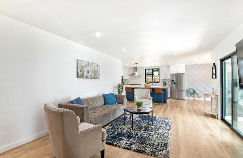 Valley Glen Villa | Beautiful Large Home + Pool