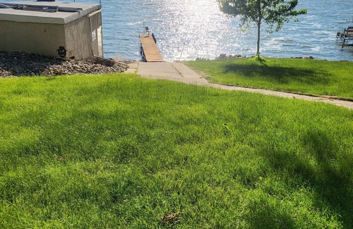 Wentworth House | Beautiful large lake home for a family retreat, have fun by the water!n