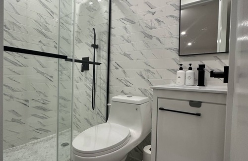 Bedford-Stuyvesant Apartment | Beautiful large true 2 bed room/2 full bathroom in a Brooklyn brownstone