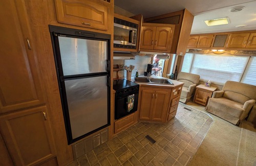 Wakefield RV Rental | Beautiful little Camper w/all the extras at RockWater Campground.