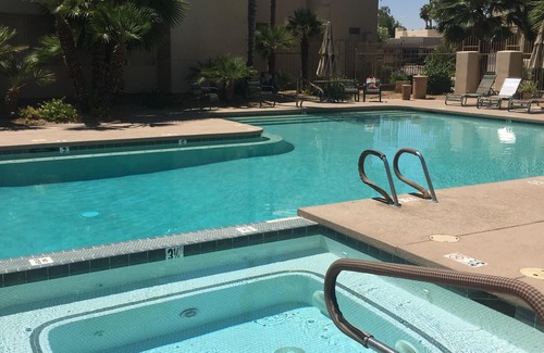 Central Scottsdale Condo | Beautiful Location in the heart of Scottsdale !