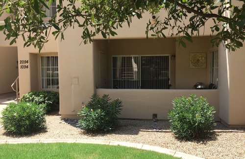 Central Scottsdale Condo | Beautiful Location in the heart of Scottsdale !