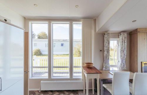 Sheerness House | Beautiful lodge - stunning sea views, dog friendly