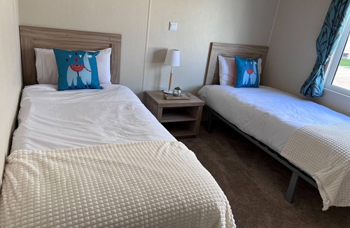 Crimdon Cabin | Beautiful Lodge w/Amazing Coastal Views