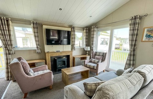 Hunstanton Cabin | Beautiful lodge with decking in Hunstanton at Manor Park ref 23023W