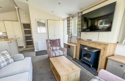 Hunstanton Cabin | Beautiful lodge with decking in Hunstanton at Manor Park ref 23023W