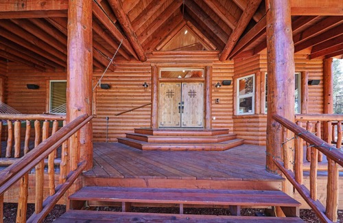 Evergreen Estates House | Beautiful log cabin. Luxury! Great for large families! Walk to snow summit!