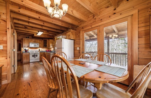 Lake Lure Cabin | Beautiful Log Cabin In the Lake Lure~ close to Mirror Lake ~ WiFi