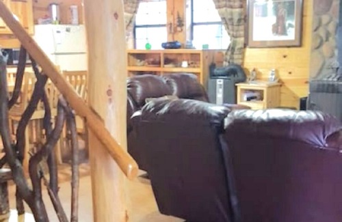 Nogal Cabin | BEAUTIFUL LOG CABIN ON NOGAL CANYON CREEK/LINCOLN CO NATIONAL FOREST