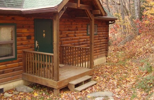 Apple Ridge Cabin | Beautiful Log Cabin secluded in the mountains of Blowing Rock