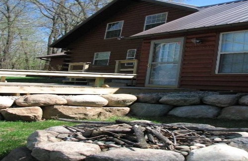 Perham House | Beautiful log home, with impressive view on Big Pine Lake near Perham, MN.