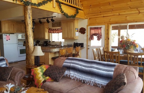 Duck Creek Village Cabin | Beautiful Luxurious Cabin - The perfect getaway!