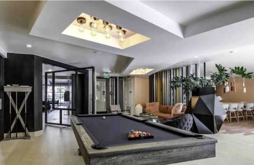 Airport Area House | Beautiful luxury 1 bedroom apartment!