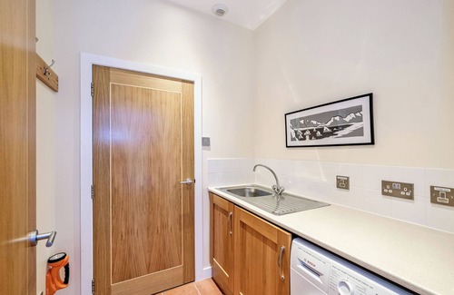 Ballater Apartment | Beautiful Luxury Apartment minutes from Balmoral Castle - home of Royal Familyn