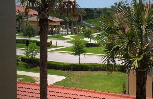 Naples Condo | Beautiful Luxury Condo on Resort Style Golf and Country Club.