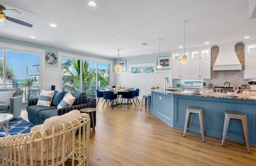 Ilexhurst House | Beautiful luxury home! Pool, rooftop deck, steps from the beach!