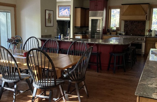 Sunriver House | Beautiful Luxury Home on the river near Sunriver, Bend, Trails, Mountains!