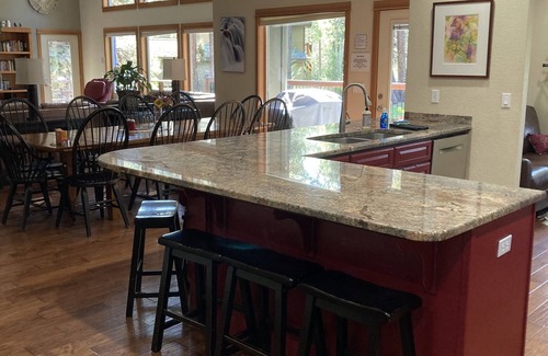 Sunriver House | Beautiful Luxury Home on the river near Sunriver, Bend, Trails, Mountains!