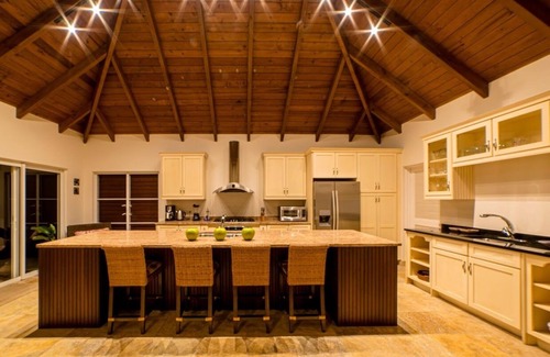 Willikies Villa | Beautiful Luxury Villa, Private Pool, Outdoor Lounge & BBQ,STUNNING VIEWS