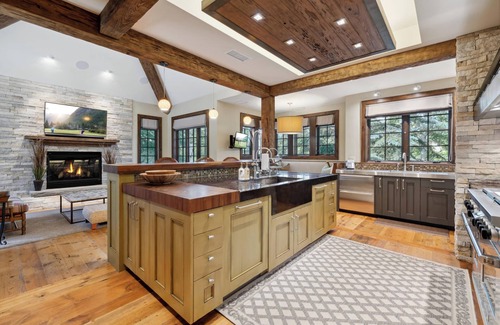 Beaver Creek House | Beautiful Luxury Villa Home in Beaver Creek, spaciously sleeps 16