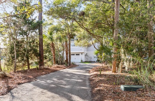 Isle of Palms House | Beautiful Marsh & Golf view. Walking distance to the beach & Conference Center.